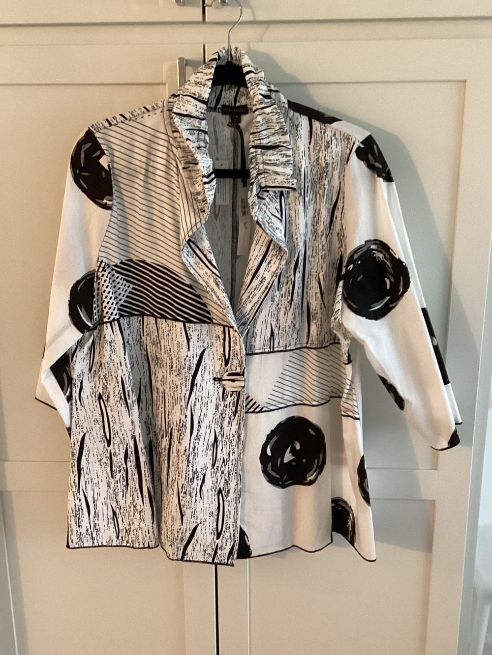 Coco + Carmen Black & White Graphic-Print Blazer